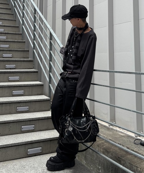 Never mind the XU（ネバーマインドザエックスユー）の「【Never mind the XU】cross print long sleeve / 【ネバーマインド ザ エックスユー】オーバーサイズクロスプリントワンショルダー長袖Tシャツ（Tシャツ/カットソー・メンズ・ホワイト/チャコール・ONE SIZE）」の14枚目の写真