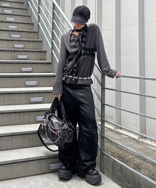 Never mind the XU（ネバーマインドザエックスユー）の「【Never mind the XU】cross print long sleeve / 【ネバーマインド ザ エックスユー】オーバーサイズクロスプリントワンショルダー長袖Tシャツ（Tシャツ/カットソー・メンズ・ホワイト/チャコール・ONE SIZE）」の17枚目の写真