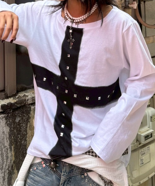 Never mind the XU（ネバーマインドザエックスユー）の「【Never mind the XU】cross print long sleeve / 【ネバーマインド ザ エックスユー】オーバーサイズクロスプリントワンショルダー長袖Tシャツ（Tシャツ/カットソー・メンズ・ホワイト/チャコール・ONE SIZE）」の21枚目の写真