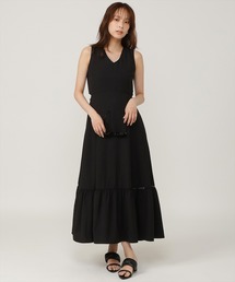 バックオープンデザインノースリーブフレアワンピース