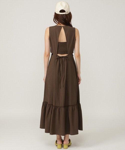 AND COUTURE（アンドクチュール）の「バックオープンデザインノースリーブフレアワンピース（ワンピース・レディース・ダークブラウン/ブラック/ベージュ・FREE）」の11枚目の写真