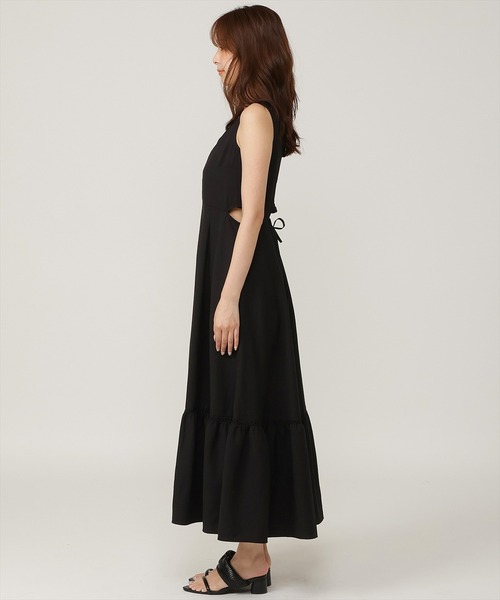 AND COUTURE（アンドクチュール）の「バックオープンデザインノースリーブフレアワンピース（ワンピース・レディース・ダークブラウン/ブラック/ベージュ・FREE）」の4枚目の写真