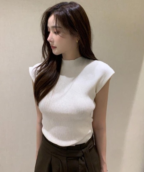 semplice（センプリチェ）の「Ｔシャツ【韓国ファッション】（Tシャツ/カットソー・レディース・グレー/ブラック/ホワイト・F）」の2枚目の写真