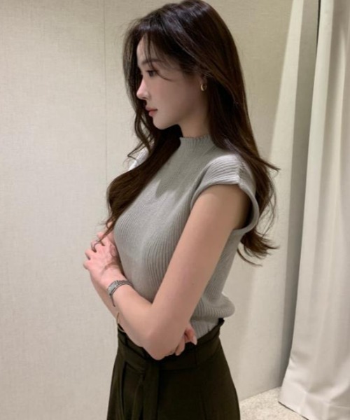 semplice（センプリチェ）の「Ｔシャツ【韓国ファッション】（Tシャツ/カットソー・レディース・グレー/ブラック/ホワイト・F）」の9枚目の写真
