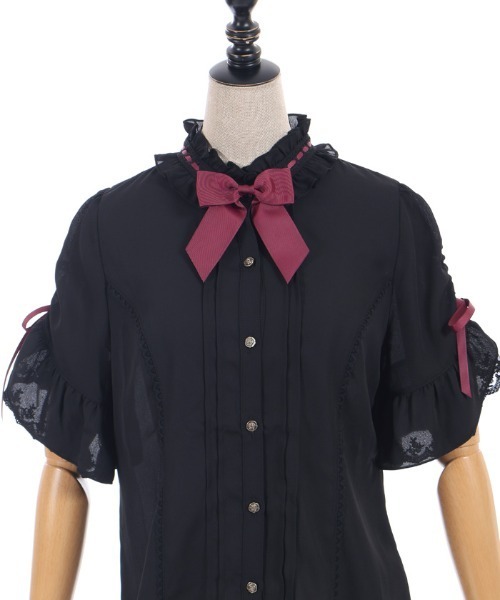 axes femme POETIQUE(アクシーズファムポエティック)の「リボンブローチ付き姫袖風BL(シャツ/ブラウス・レディース・キナリ/ホワイト/ブラック・MEDIUM)」の15枚目の写真
