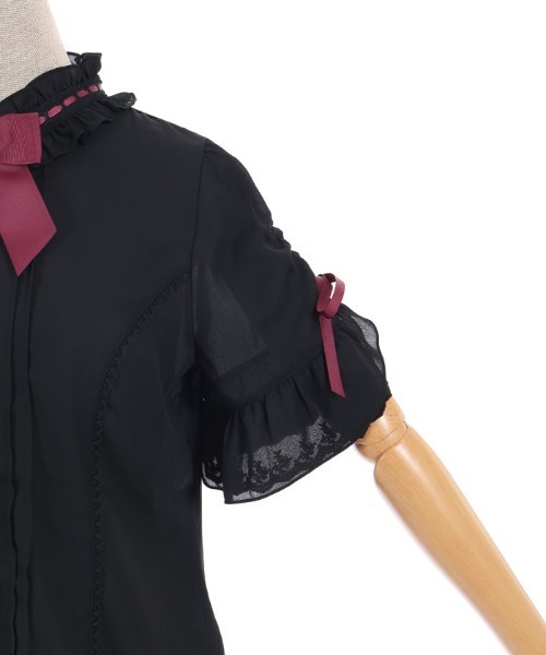 axes femme POETIQUE(アクシーズファムポエティック)の「リボンブローチ付き姫袖風BL(シャツ/ブラウス・レディース・キナリ/ホワイト/ブラック・MEDIUM)」の12枚目の写真