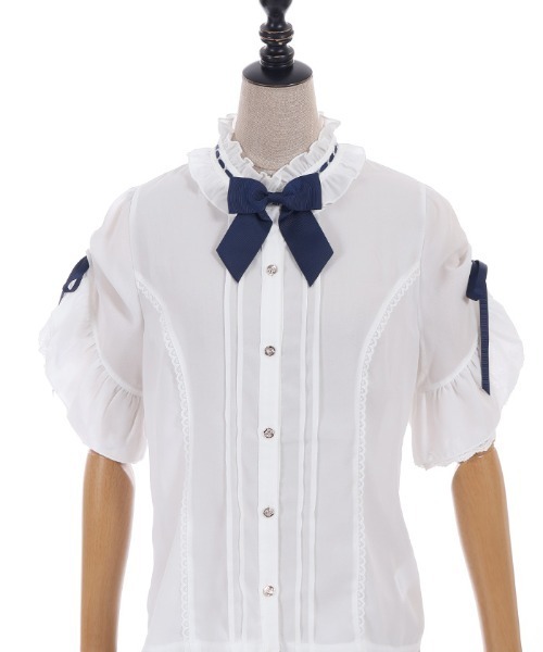 axes femme POETIQUE(アクシーズファムポエティック)の「リボンブローチ付き姫袖風BL(シャツ/ブラウス・レディース・キナリ/ホワイト/ブラック・MEDIUM)」の8枚目の写真