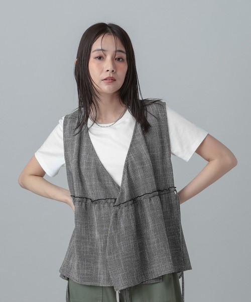GLOBAL WORK(グローバルワーク)の「MATINEE LINE/カラミリネンライクジレ/670041(ベスト・レディース・ブラック×ホワイト/ブラウン系8/ベージュ・MEDIUM/LARGE)」の9枚目の写真