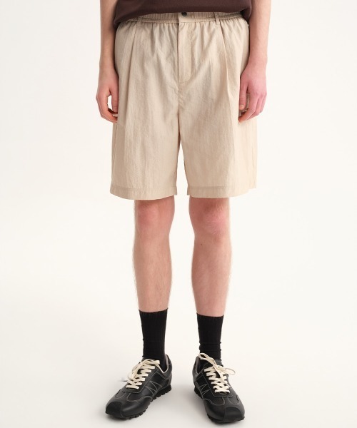 MODE COMMUTER(モードコミューター)の「Crinkle-Finish Woven Wide Shorts(その他パンツ・メンズ・ライトグリーン/ベージュ・MEDIUM/LARGE/SMALL)」の1枚目の写真