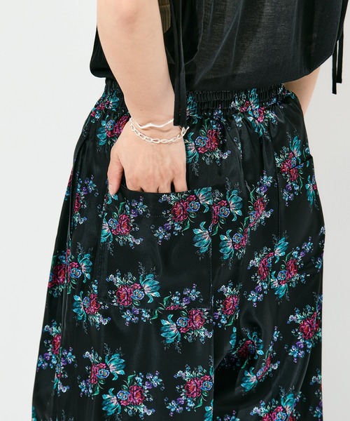 FUMIE TANAKA（フミエタナカ）の「[FUMIE=TANAKA/フミエタナカ]flower satin PA（その他パンツ・レディース・ホワイト/ブラック・36）」の12枚目の写真