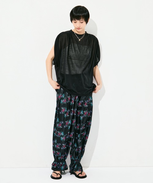 FUMIE TANAKA（フミエタナカ）の「[FUMIE=TANAKA/フミエタナカ]flower satin PA（その他パンツ・レディース・ホワイト/ブラック・36）」の14枚目の写真