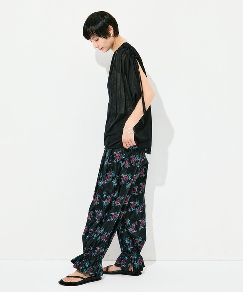 FUMIE TANAKA（フミエタナカ）の「[FUMIE=TANAKA/フミエタナカ]flower satin PA（その他パンツ・レディース・ホワイト/ブラック・36）」の16枚目の写真