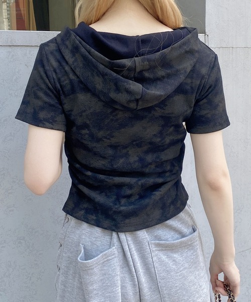 INGNI（イング）の「ムラ染めダブルジップフード付きリブトップス（Tシャツ/カットソー・レディース・ブラック/オフホワイト/ブラウン・M）」の19枚目の写真