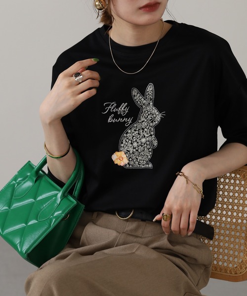BRODIAEA(ブローディア)の「BRODIAEA ラビットモチーフプリント7分袖Tシャツ(Tシャツ/カットソー・レディース・ダークグリーン/ブラック/オフホワイト・40)」の12枚目の写真
