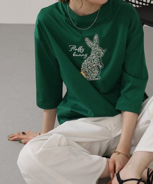 BRODIAEA(ブローディア)の「BRODIAEA ラビットモチーフプリント7分袖Tシャツ(Tシャツ/カットソー・レディース・ダークグリーン/ブラック/オフホワイト・40)」の20枚目の写真