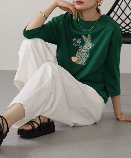 BRODIAEA(ブローディア)の「BRODIAEA ラビットモチーフプリント7分袖Tシャツ(Tシャツ/カットソー・レディース・ダークグリーン/ブラック/オフホワイト・40)」の21枚目の写真