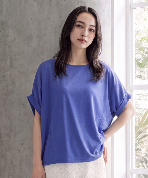 grove（グローブ）の「【持続冷感・体型カバー】サテンパイピングドルマンカットソー（Tシャツ/カットソー・レディース・ブラック/ブルー系その他/オフホワイト/グレー・03/02/04/05）」の5枚目の写真