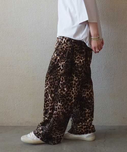 JOURNAL STANDARD LUXE（ジャーナルスタンダード　ラックス）の「レオパベロア イージーパンツ（その他パンツ・レディース・ブラウン・FREE）」の9枚目の写真