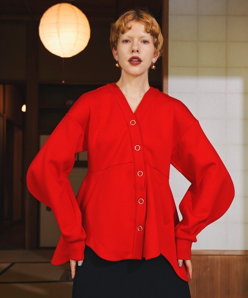 OMMO(オーエムエムオー)の「ROUND HEM CUT CD(カーディガン/ボレロ・レディース・ブラック/レッド/グレー・F)」の3枚目の写真