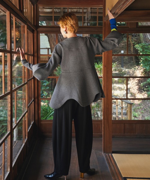 OMMO(オーエムエムオー)の「ROUND HEM CUT CD(カーディガン/ボレロ・レディース・ブラック/レッド/グレー・F)」の12枚目の写真