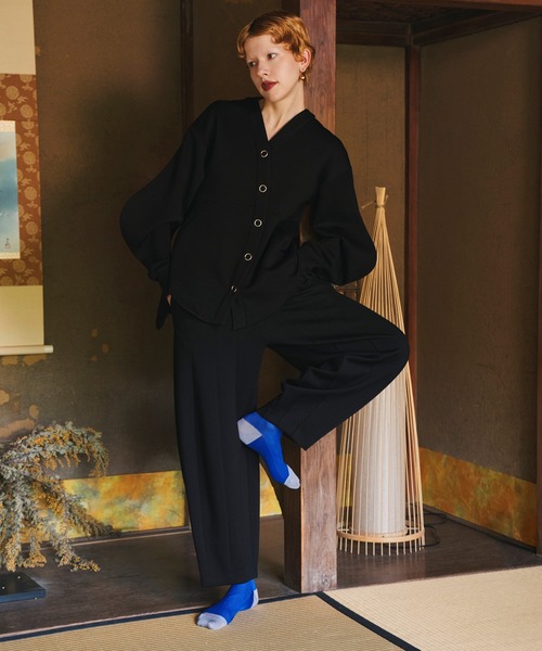 OMMO(オーエムエムオー)の「ROUND HEM CUT CD(カーディガン/ボレロ・レディース・ブラック/レッド/グレー・F)」の15枚目の写真