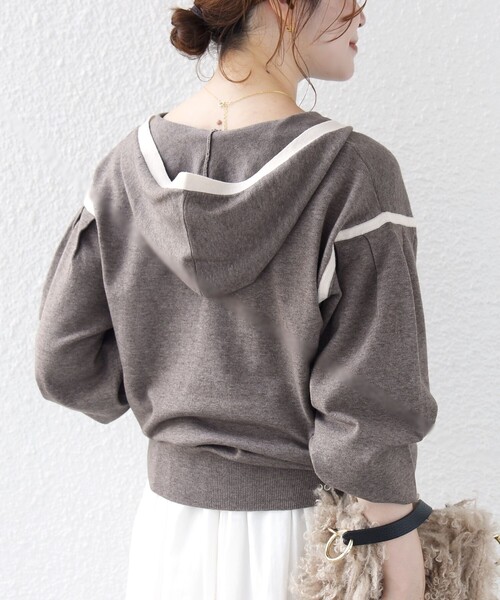 SHIPS(シップス)の「【WEB限定】〈手洗い可能〉トリム ヘンリーネック フード ニット パーカ(ニット/セーター・レディース・ライトブルー/ナチュラル/ブラウン系・ONE SIZE)」の15枚目の写真