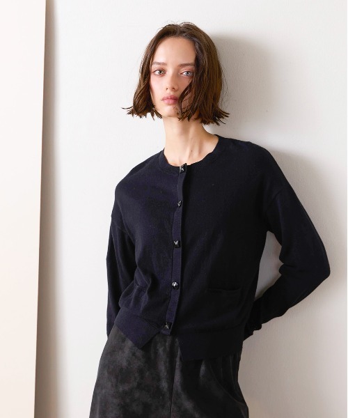 Marilyn Moon(マリリンムーン)の「cotton cashmere bijou cardigan(カーディガン/ボレロ・レディース・アイボリー/ネイビー/レッド/ブラック/パープル・FREE)」の1枚目の写真