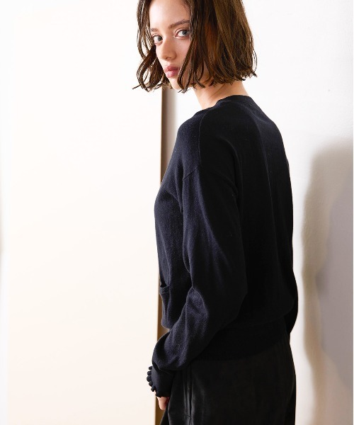 Marilyn Moon(マリリンムーン)の「cotton cashmere bijou cardigan(カーディガン/ボレロ・レディース・アイボリー/ネイビー/レッド/ブラック/パープル・FREE)」の8枚目の写真
