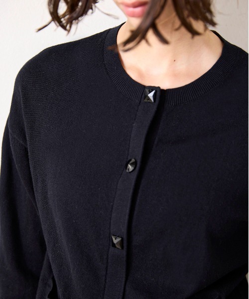 Marilyn Moon(マリリンムーン)の「cotton cashmere bijou cardigan(カーディガン/ボレロ・レディース・アイボリー/ネイビー/レッド/ブラック/パープル・FREE)」の10枚目の写真