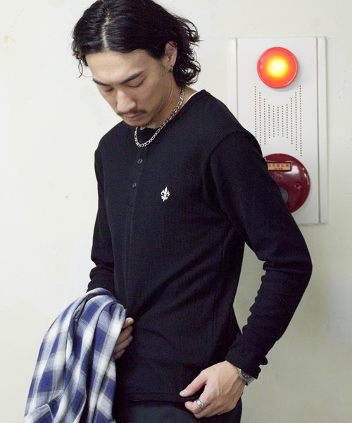 ROOPTOKYO（ループトウキョウ）の「ワンポイント刺繍ワッフルジャストフィットヘンリーネックT Tシャツ 長袖 ワッフル生地 カジュアル y2K ストリート メンズ レディース 2026年 秋 秋服 冬 冬服（Tシャツ/カットソー・メンズ・ホワイト/ブラック・S/M/L）」の18枚目の写真