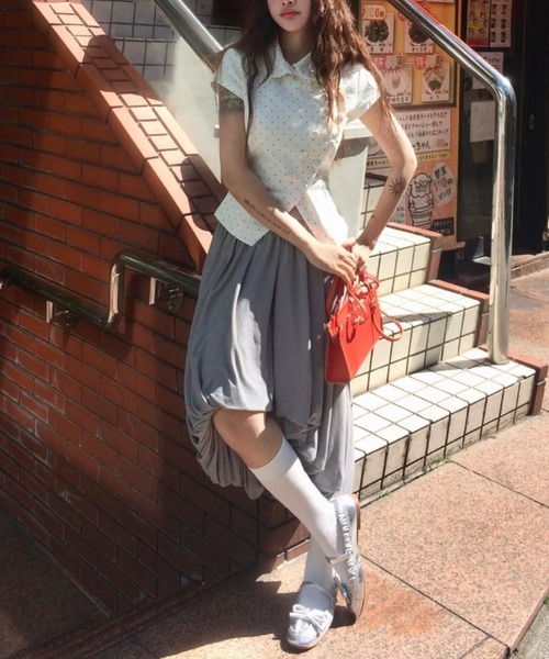into.eight(イントゥエイト)の「【into.eight】Lana Shirt / 【イントゥエイト】ドットアシンメトリーボタン半袖ブラウス(シャツ/ブラウス・レディース・ホワイト・S)」の6枚目の写真