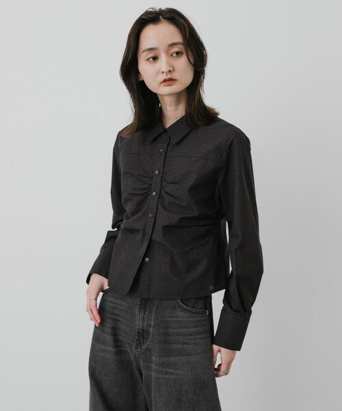 SENSE OF PLACE by URBAN RESEARCH(センスオブプレイスバイアーバンリサーチ)の「コンパクトギャザーシャツ(シャツ/ブラウス・レディース・ブルー系その他/ブラウン系その他/オフホワイト・ONE)」の9枚目の写真