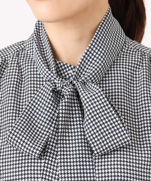 MK MICHEL KLEIN（エムケーミッシェルクラン）の「[洗える]ボウタイ付き千鳥柄ブラウス（シャツ/ブラウス・レディース・ブラック系/ベージュ系・38）」の19枚目の写真