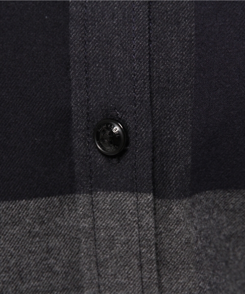 BLUE LABEL CRESTBRIDGE(ブルーレーベルクレストブリッジ)の「クレストブリッジチェックツイルピーチ シャツ(シャツ/ブラウス・レディース・レッド/イエロー/ネイビー・36/38/34)」の10枚目の写真