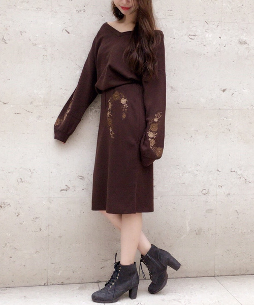 archives（アルシーヴ）の「カシミアタッチ刺繍ニット（ニット/セーター・レディース・オフホワイト/ネイビー/ブラウン・MEDIUM）」の16枚目の写真