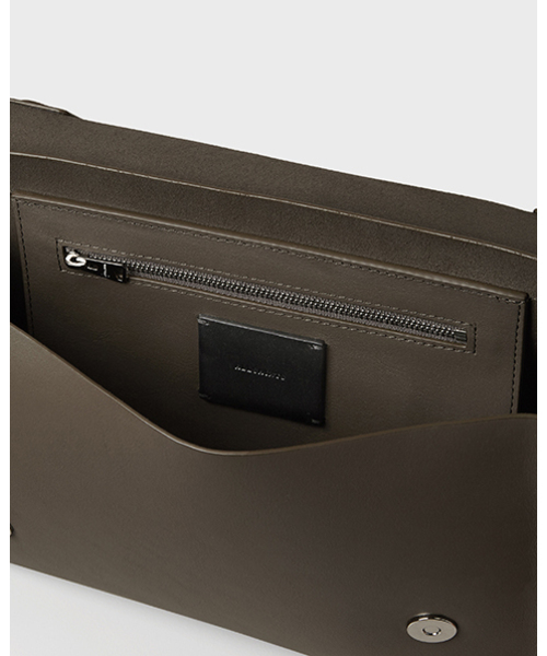 ALLSAINTS（オールセインツ）の「PARADISE SHOULDER BAG（ショルダーバッグ・レディース・ブラウン/キャメル・ONE SIZE）」の19枚目の写真