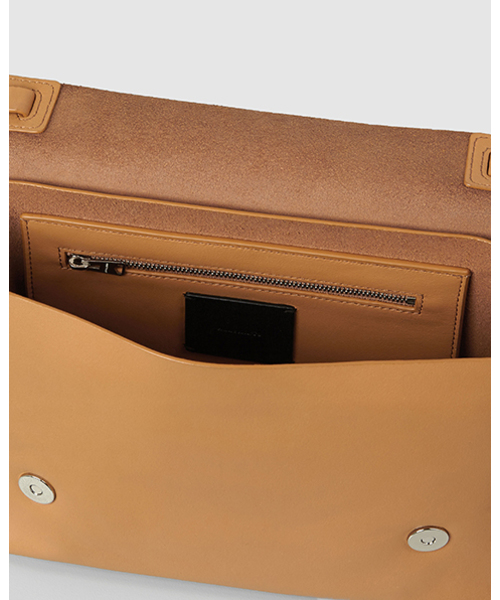 ALLSAINTS（オールセインツ）の「PARADISE SHOULDER BAG（ショルダーバッグ・レディース・ブラウン/キャメル・ONE SIZE）」の11枚目の写真