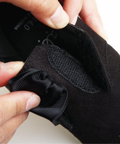 apres les cours（アプレレクール）の「スウェードリボンシューズ（その他シューズ・キッズ・ピンク/ブラック・14/15 /16/17/18/19/20）」の9枚目の写真