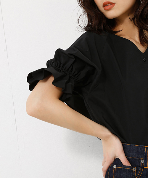 AZUL by moussy（アズールバイマウジー）の「TCマーベラス3WAYパフスリーブブラウス（シャツ/ブラウス・レディース・ブラック/オフホワイト・MEDIUM/SMALL）」の13枚目の写真