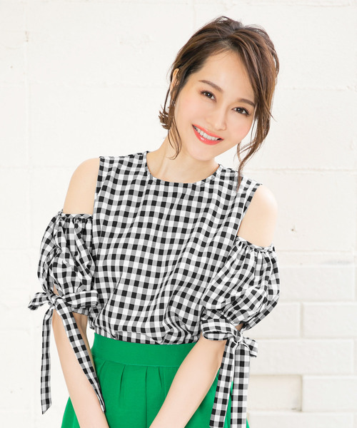 KOBE LETTUCE（コウベレタス）の「[ギンガムチェック柄/無地]袖口リボンオープンショルダーブラウス/レディーストップス[C3203]神戸レタス（シャツ/ブラウス・レディース・ブラック系その他/ブラック/グリーン/オフホワイト/グレー系その他/ピンク・FREE）」の4枚目の写真