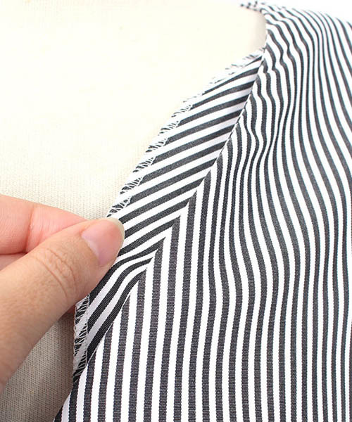 Pierrot（ピエロ）の「フリル切り替え Vネックブラウス/ストライプ柄orギンガムチェック柄/袖コンブラウス（シャツ/ブラウス・レディース・ブラック系その他/ブラック系その他2・M/L）」の14枚目の写真