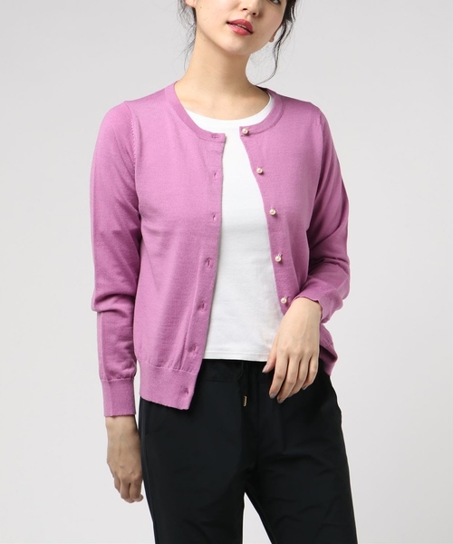 Tiara（ティアラ）の「パールボタン丸首カーディガン（カーディガン/ボレロ・レディース・ブラック/ピンク/グリーン/アイボリー・FREE）」の4枚目の写真