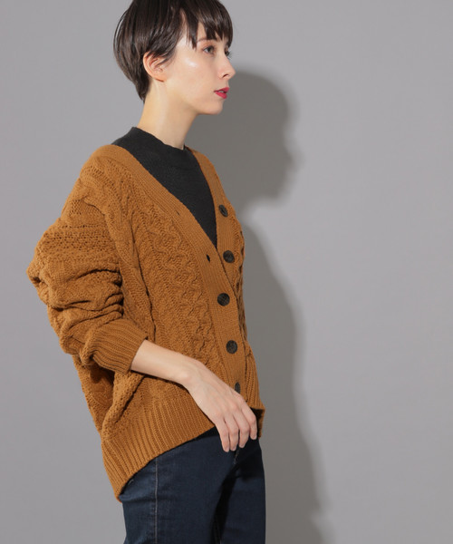 PAGEBOY（ページボーイ）の「ケーブルボリュームカーディガン（カーディガン/ボレロ・レディース・チャコールグレー/ブラック/オフホワイト/キャメル・FREE）」の4枚目の写真