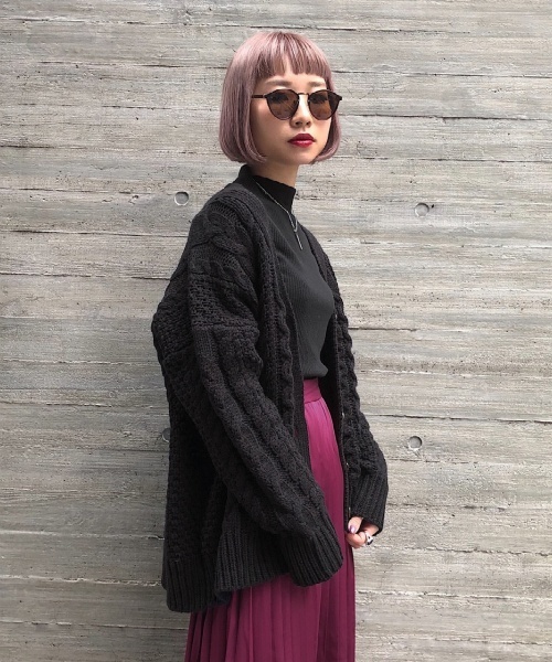 PAGEBOY（ページボーイ）の「ケーブルボリュームカーディガン（カーディガン/ボレロ・レディース・チャコールグレー/ブラック/オフホワイト/キャメル・FREE）」の3枚目の写真