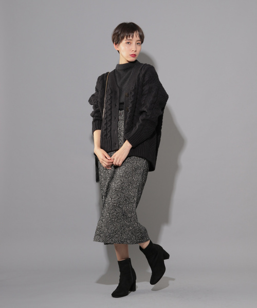 PAGEBOY（ページボーイ）の「ケーブルボリュームカーディガン（カーディガン/ボレロ・レディース・チャコールグレー/ブラック/オフホワイト/キャメル・FREE）」の10枚目の写真