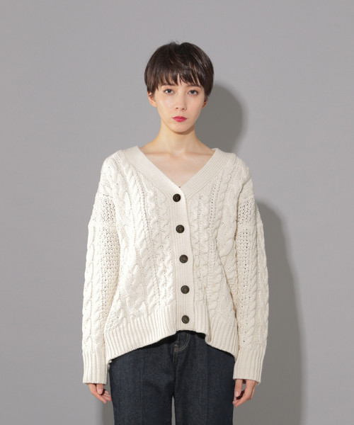 PAGEBOY（ページボーイ）の「ケーブルボリュームカーディガン（カーディガン/ボレロ・レディース・チャコールグレー/ブラック/オフホワイト/キャメル・FREE）」の14枚目の写真