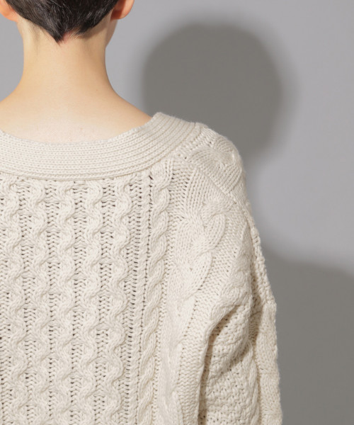 PAGEBOY（ページボーイ）の「ケーブルボリュームカーディガン（カーディガン/ボレロ・レディース・チャコールグレー/ブラック/オフホワイト/キャメル・FREE）」の17枚目の写真