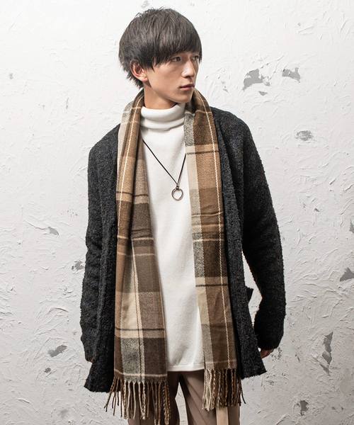MinoriTY（マイノリティ）の「ビッグチェック柄ストールマフラー（ストール/ショール・メンズ・ブラック/ベージュ/パープル/ブラウン/レッド/イエロー/ブルー/グリーン/ブラック系その他/レッド系その他・FREE）」の4枚目の写真