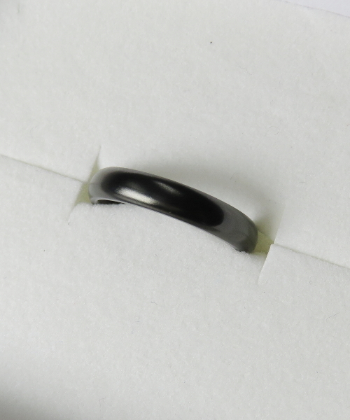 TONE SELECT GOODS（トーンセレクトグッズ）の「【vie】ステンレスリング/マット加工（金属アレルギーフリー）（リング・メンズ・ブラック系その他/シルバー系その他・#7/#9/#11/#13/#15/#17/#19/#21/#25/#23/#5/#3）」の5枚目の写真
