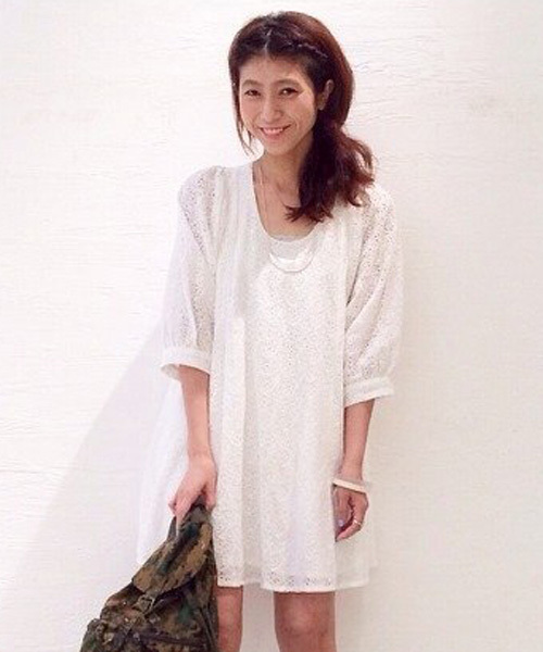 mystic（ミスティック）の「レースバルーン袖ワンピース（ワンピース・レディース・ベージュ/ラベンダー/オフホワイト/ブラック/グリーン/ネイビー・ﾌﾘ-）」の2枚目の写真